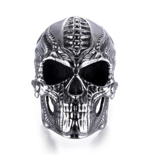 Large Helter Skelter Skull Ring Silver